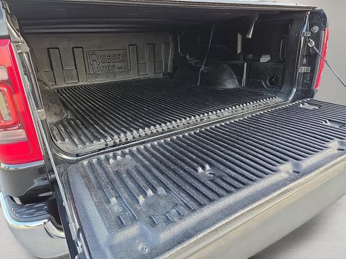 Used 2021 RAM 1500 Laramie AWD/4WD image 9
