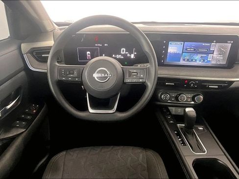 Certified 2025 Nissan Kicks SV w/ SV Premium Package AWD/4WD image 6