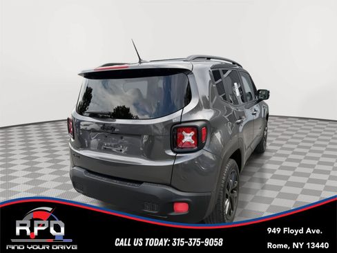 Used 2017 Jeep Renegade Altitude AWD/4WD image 10