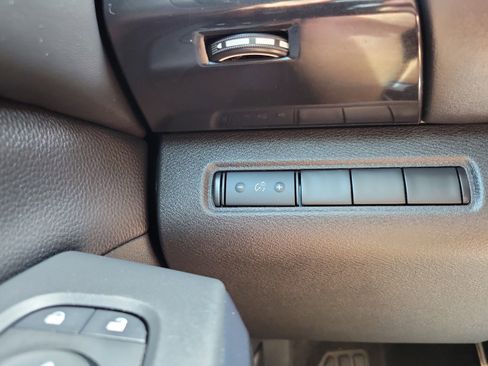 Used 2024 Nissan Pathfinder S FWD image 17
