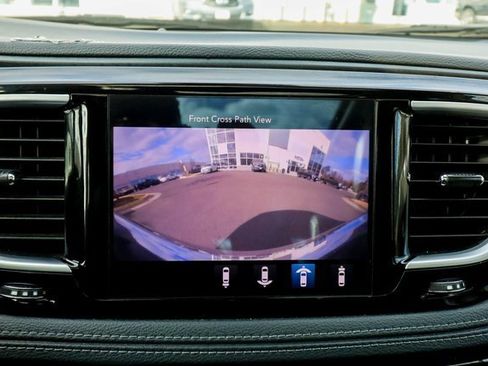 Used 2020 Chrysler Pacifica Limited w/ Tire & Wheel Group image 9