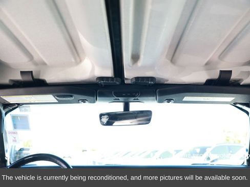 Used 2022 Jeep Wrangler Unlimited Sahara image 34