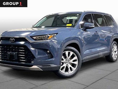 Used 2024 Toyota Grand Highlander Limited image 1