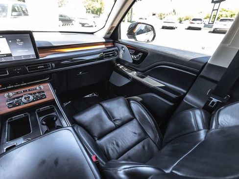 Used 2020 Lincoln Aviator Reserve w/ Equipment Group 202A AWD/4WD image 26