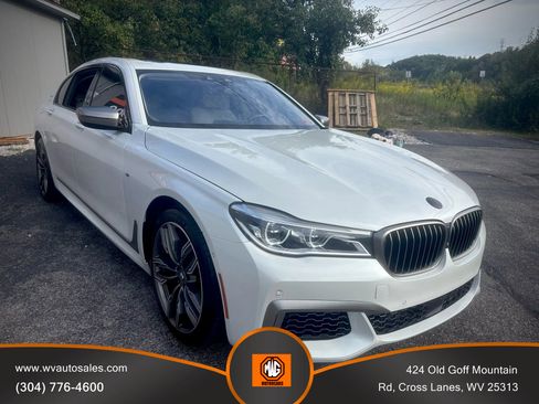 Used 2018 BMW M760i xDrive image 10