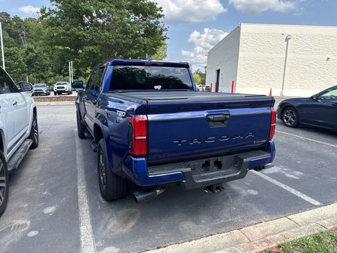 Used 2025 Toyota Tacoma TRD Sport AWD/4WD image 43