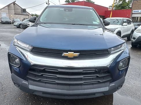 Used 2021 Chevrolet TrailBlazer LS FWD image 2