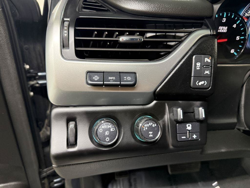 Used 2020 Chevrolet Suburban Premier AWD/4WD image 17