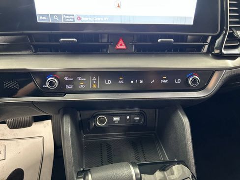 Certified 2024 Kia Sportage EX AWD/4WD image 17
