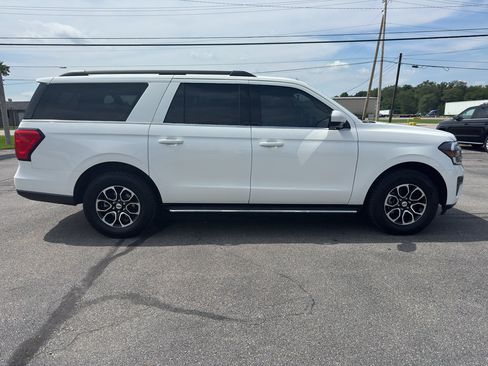Used 2023 Ford Expedition Max XLT AWD/4WD image 2