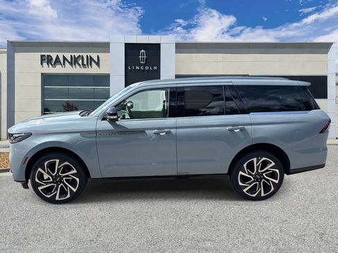 New 2026 Lincoln Navigator Reserve AWD/4WD image 4