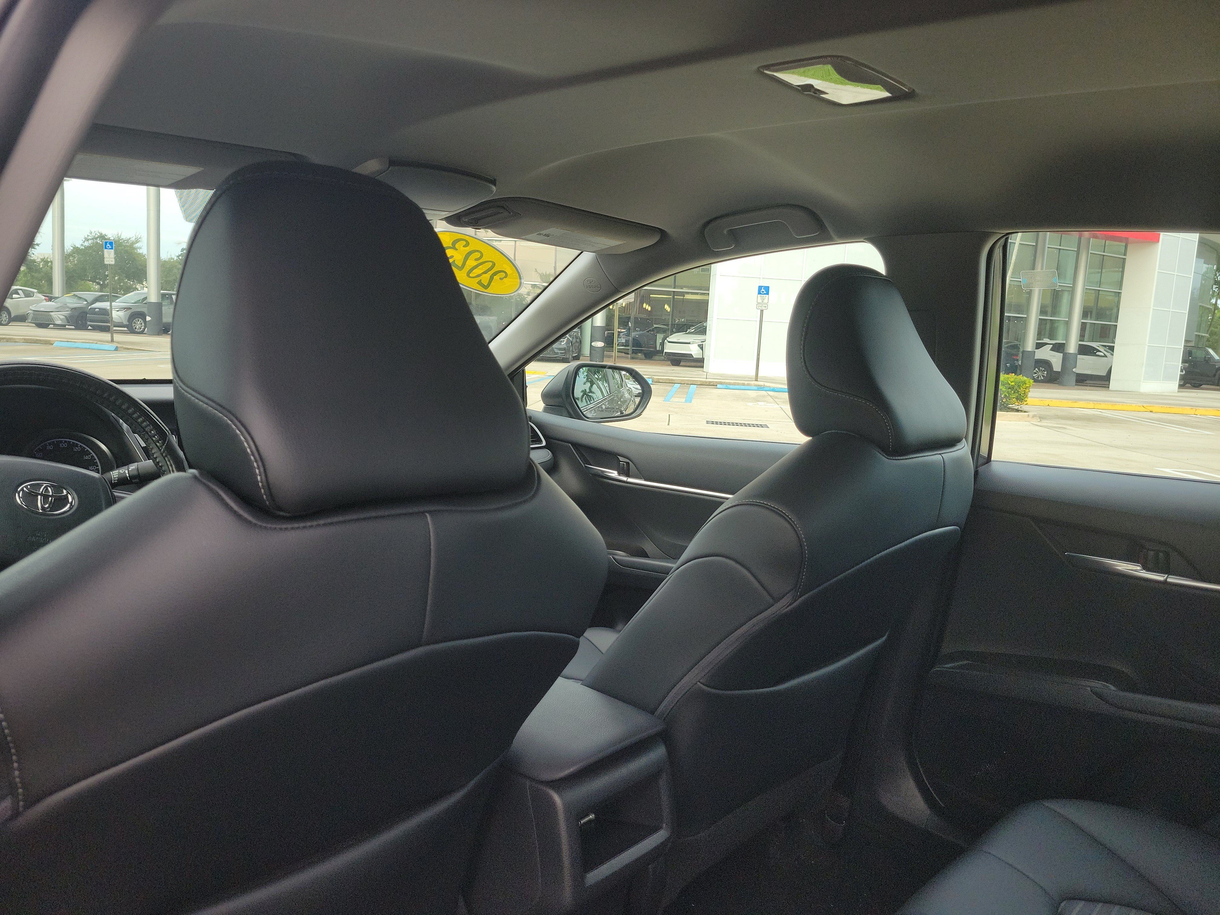 Used 2023 Toyota Camry SE FWD image 14