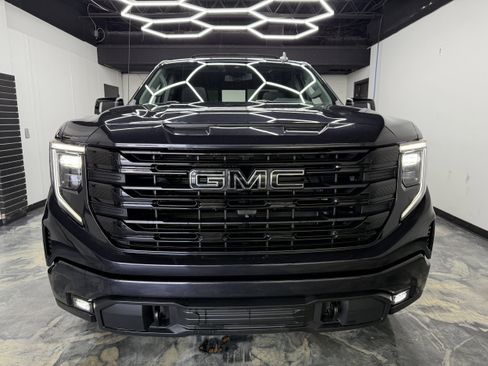 Used 2022 GMC Sierra 1500 Elevation w/ Preferred Package image 7