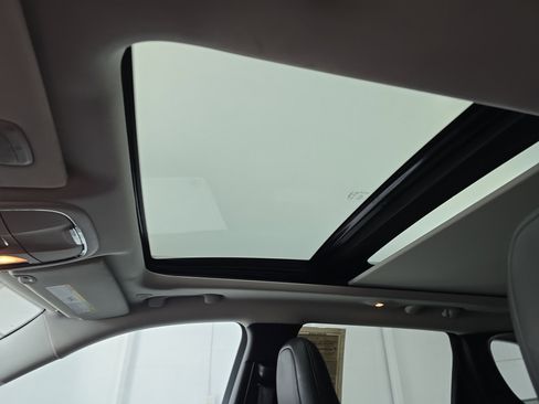 Used 2021 Jeep Cherokee Limited w/ Elite Package image 29