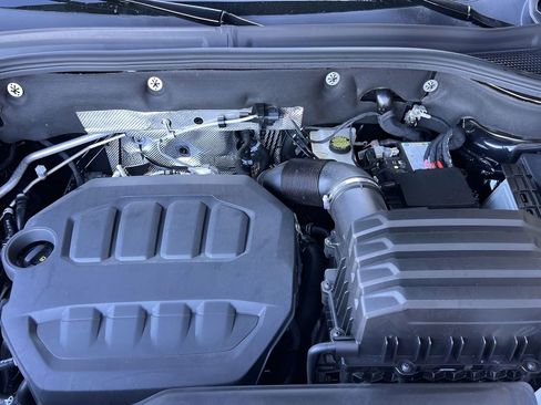 Used 2025 Volkswagen Atlas Cross Sport SE image 26