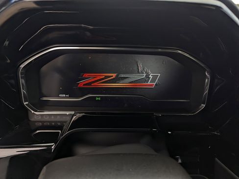 Used 2025 Chevrolet Silverado 1500 LT w/ Z71 Off-Road Package image 2