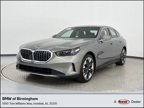 Certified 2026 BMW 530i image 1