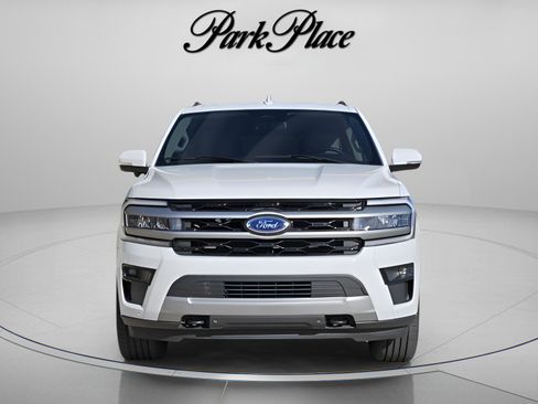 Used 2023 Ford Expedition XLT image 9