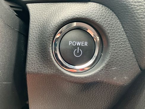 Used 2025 Toyota RAV4 XLE AWD/4WD image 22