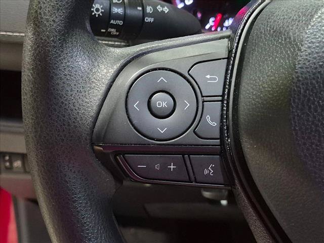 Used 2021 Toyota RAV4 XLE w/ Convenience Package FWD image 15