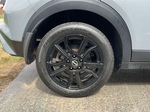 Used 2024 Nissan Kicks SR w/ SR Premium Package FWD image 26