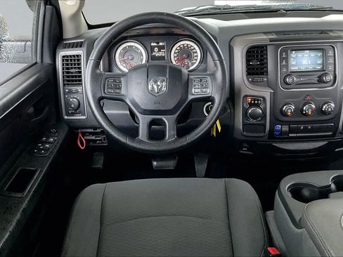 Used 2014 RAM 1500 Express RWD image 9