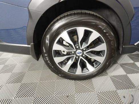 Used 2025 Subaru Outback Limited image 14