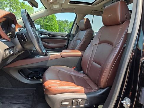Used 2018 Buick Enclave Avenir FWD image 9