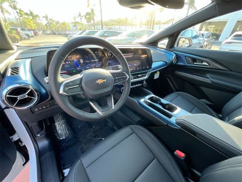 New 2026 Chevrolet Equinox EV LT image 10