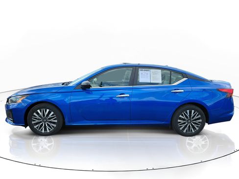 Used 2025 Nissan Altima 2.5 SV FWD image 4