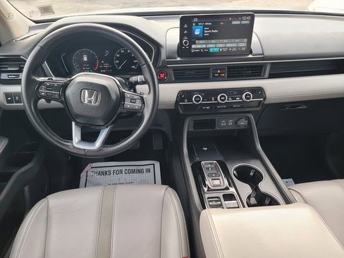 Certified 2023 Honda Pilot Touring image 16
