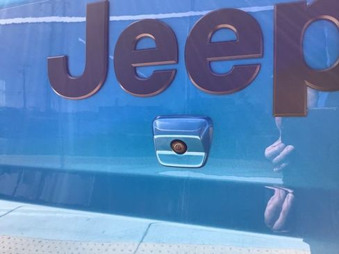 Used 2022 Jeep Gladiator Sport AWD/4WD image 31