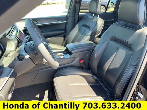 Used 2025 Jeep Grand Cherokee Limited w/ Trailer Tow Package AWD/4WD image 27