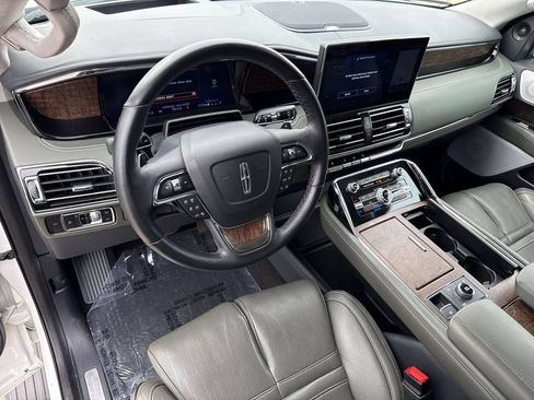 Certified 2024 Lincoln Navigator Black Label AWD/4WD image 11