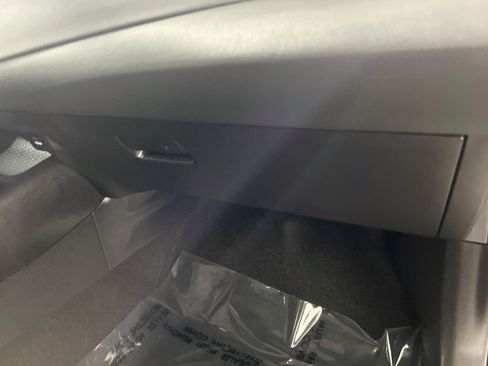 Used 2025 Toyota Corolla LE FWD image 35