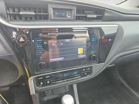 Used 2019 Toyota Corolla LE image 17