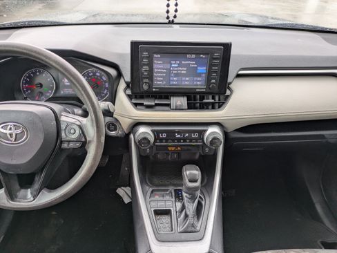 Used 2022 Toyota RAV4 XLE FWD image 14