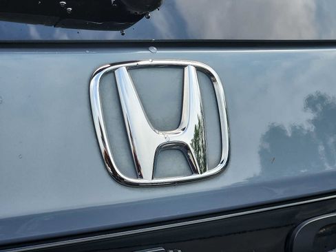 Used 2023 Honda Pilot Sport image 29