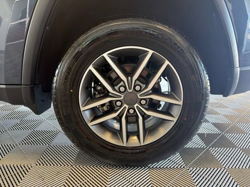 Used 2021 Jeep Grand Cherokee Limited AWD/4WD image 9