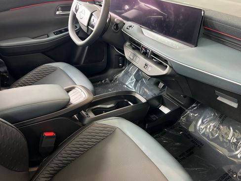 New 2026 Nissan Leaf Platinum+ w/ Cargo Package (Platinum+) image 13