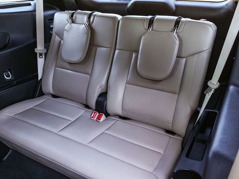 Used 2023 Ford Explorer XLT w/ Equipment Group 202A RWD image 24