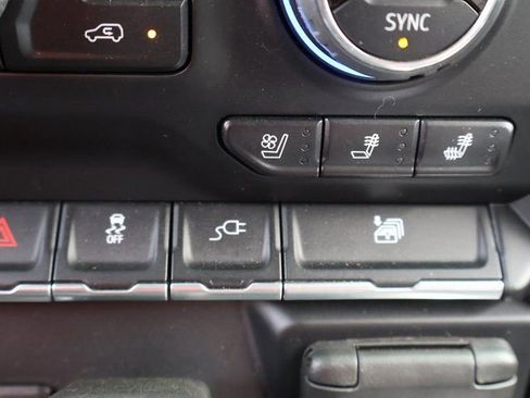 Used 2019 Chevrolet Silverado 1500 High Country w/ High Country Premium Package AWD/4WD image 37