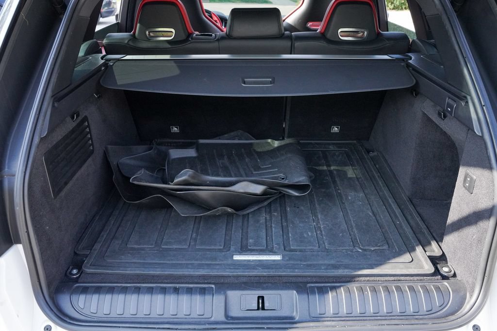 Used 2022 Land Rover Range Rover Sport SVR Carbon Edition AWD/4WD image 40