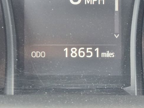 Used 2023 Toyota Camry SE FWD image 12