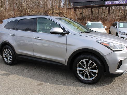 Used 2019 Hyundai Santa Fe XL SE image 5