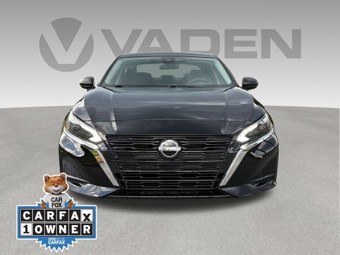 Used 2025 Nissan Altima 2.5 SV FWD image 2