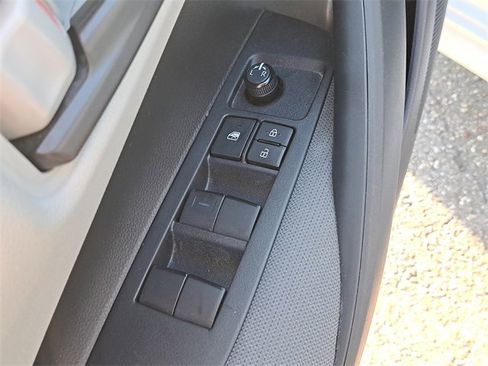 Used 2022 Toyota Corolla LE image 22