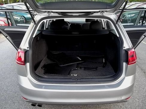 Used 2016 Volkswagen Golf S image 24