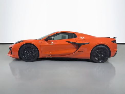 Used 2025 Chevrolet Corvette Z06 RWD image 6