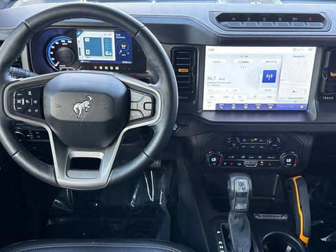 Used 2024 Ford Bronco Badlands image 15